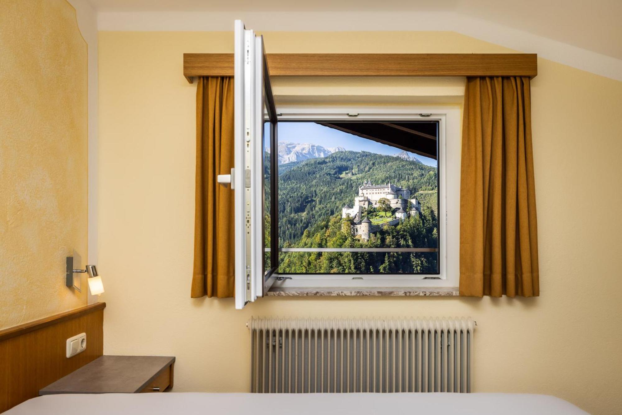 Der Burgblick-Adults Only Hotell Werfen Eksteriør bilde
